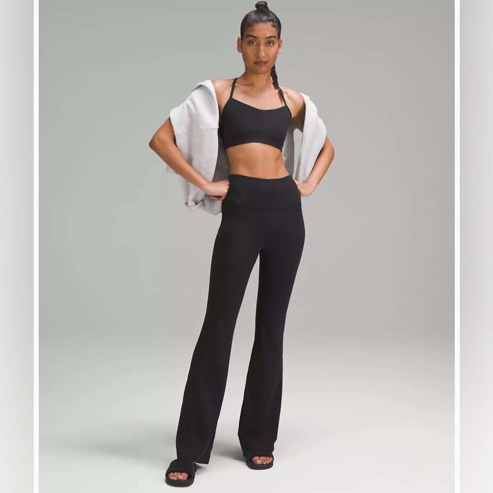 Lululemon-Groove Super-High-Rise Flared Pant Nulu
Regular